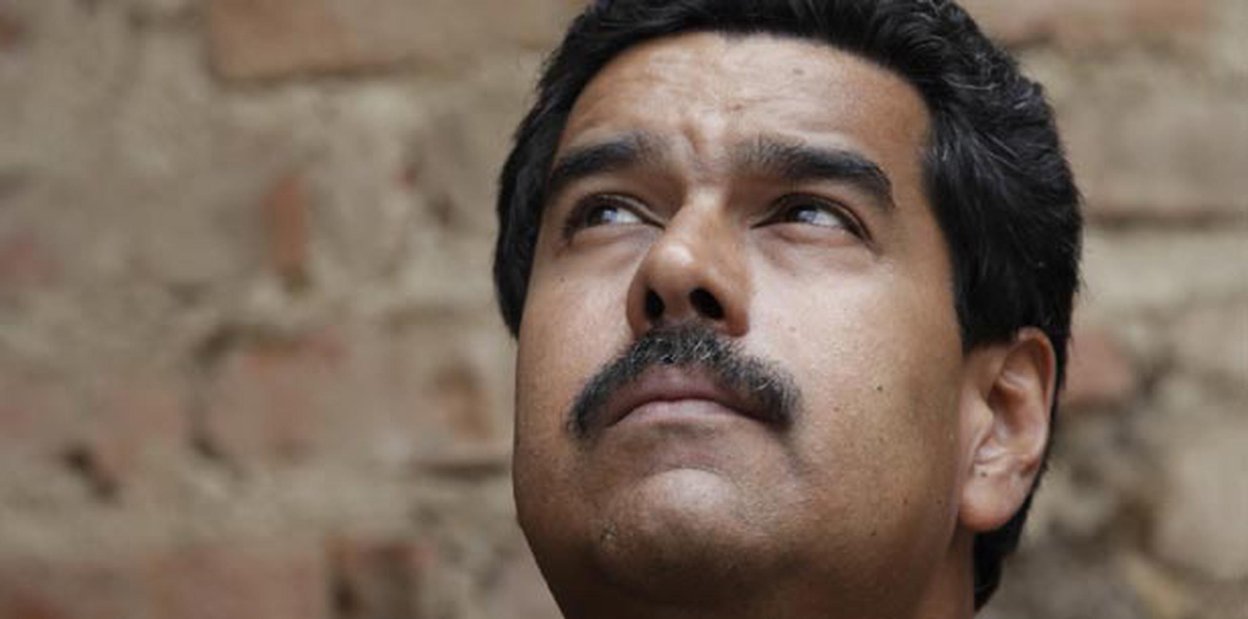 Para Nicolás Maduro, el Gobierno de Barack Obama está "demostrando un nivel de debilidad muy grande desde el punto de vista moral y ético frente al mundo" con su reacción ante el caso Edward Snowden.   (AP/Archivo/Ariana Cubillos)