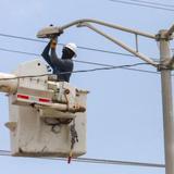 Nace cooperativa para la reconstrucción eléctrica de Puerto Rico