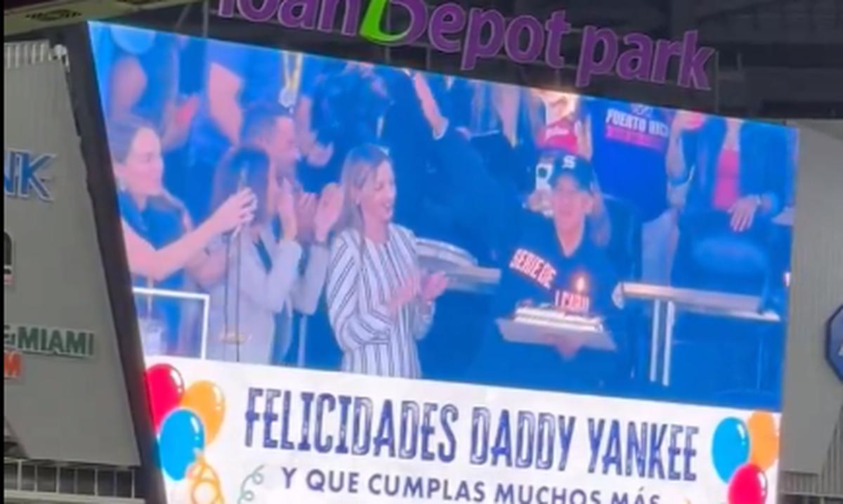 Video: Caribbean series halted to celebrate with Daddy Yankee