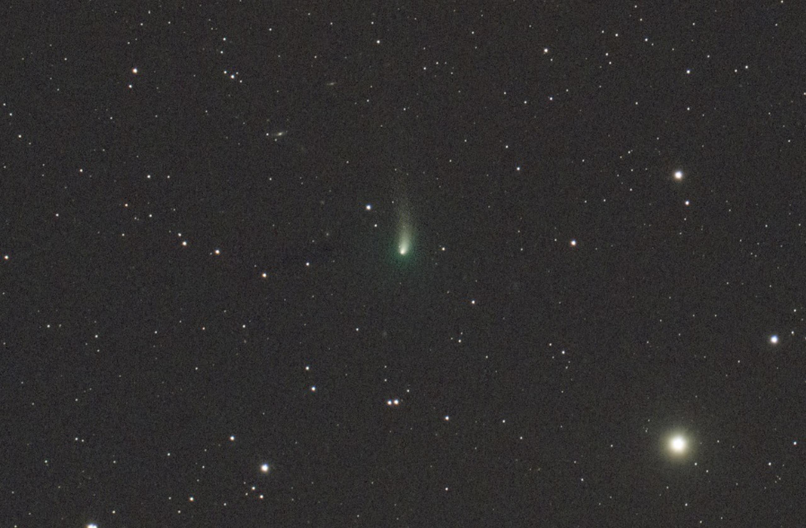 Victor Rivera, uno de los astrofotógrafos de la SAC, captó esta semana muy buenas imágenes del cometa desde el patio de su residencia en Isabela.
