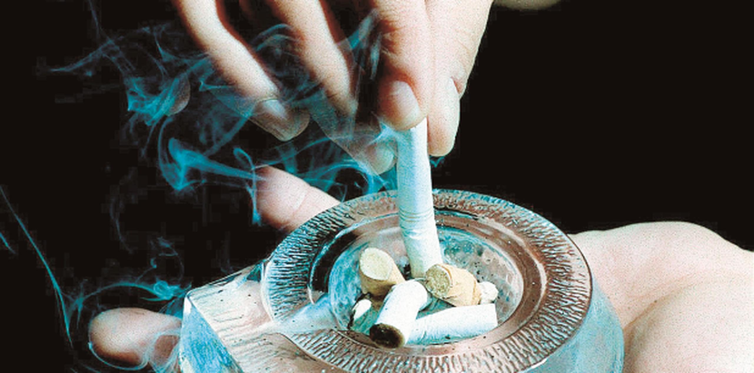Fumar está prohibido en el transporte púbico de Roma. (Archivo)