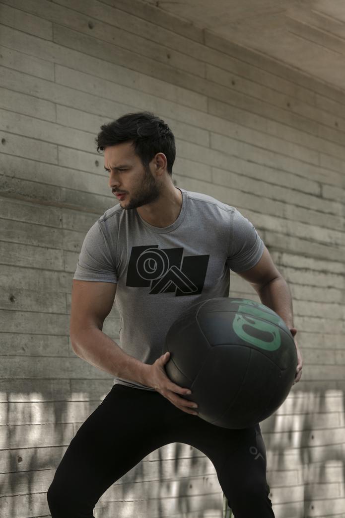 La colección de ropa deportiva Strong Human, de Gymco, ofrece tecnología de protección solar de UV 40 y “dry fit”. Aprovecha hasta un 40% de descuento en diferentes estilos.