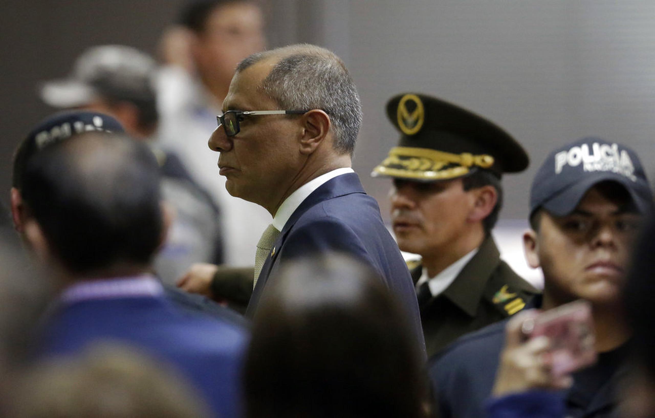 El vicepresidente ecuatoriano Jorge Glas escucha su sentencia en una corte de Quito, Ecuador (AP).