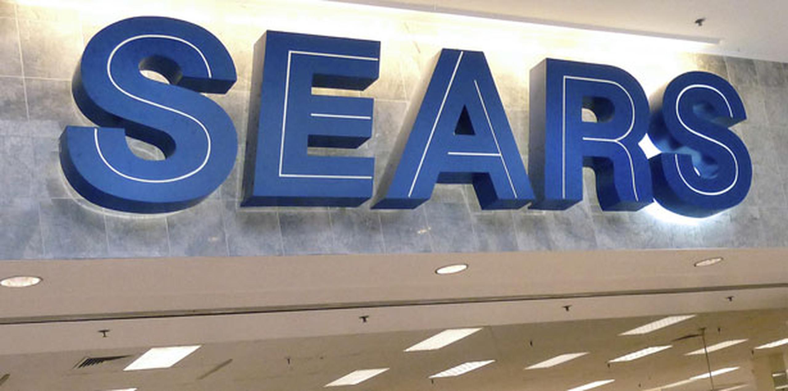 La decisión de Sears Holdings Inc. ocurre tras versiones de que había dejado de vender por internet 31 productos que llevan el apellido Trump. (Archivo)