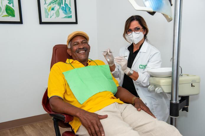 Visitar al dentista periódicamente asegura una mejor salud oral