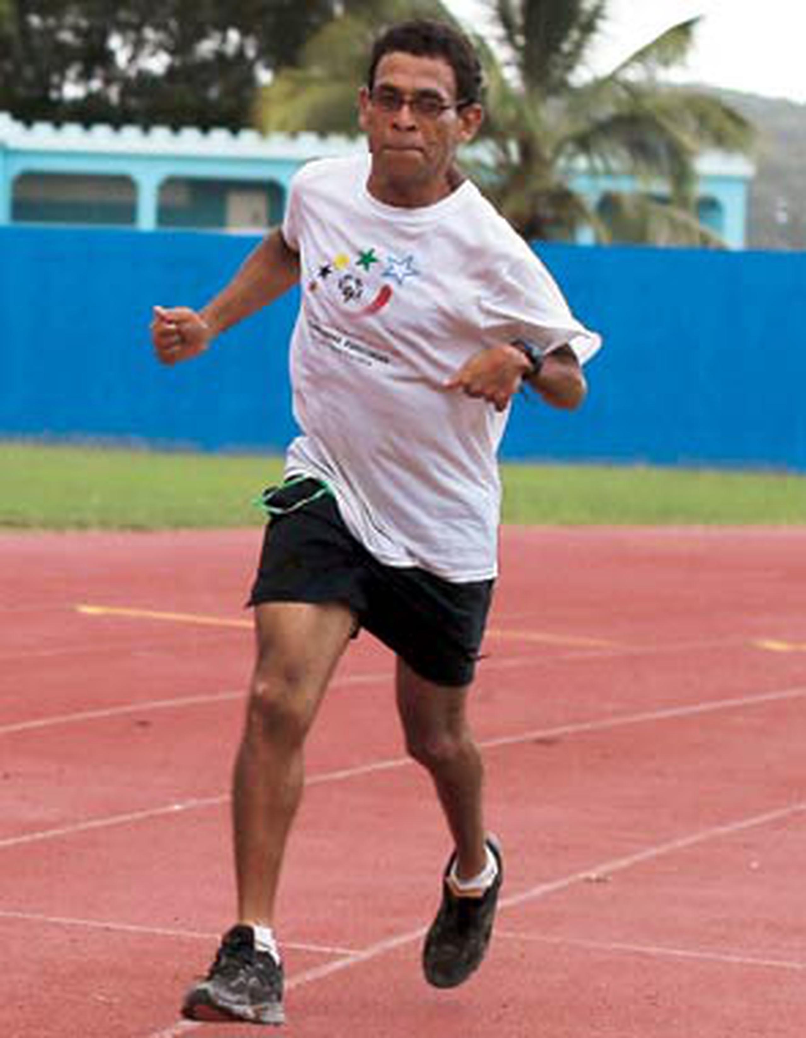 El corredor ha participado en eventos de diferentes distancias y en el Medio Maratón San Blas. Además, ganó plata en 1,500 metros y en 5,000 metros en los Juegos de Puerto Rico 2015. (juan.alicea@gfrmedia.com)