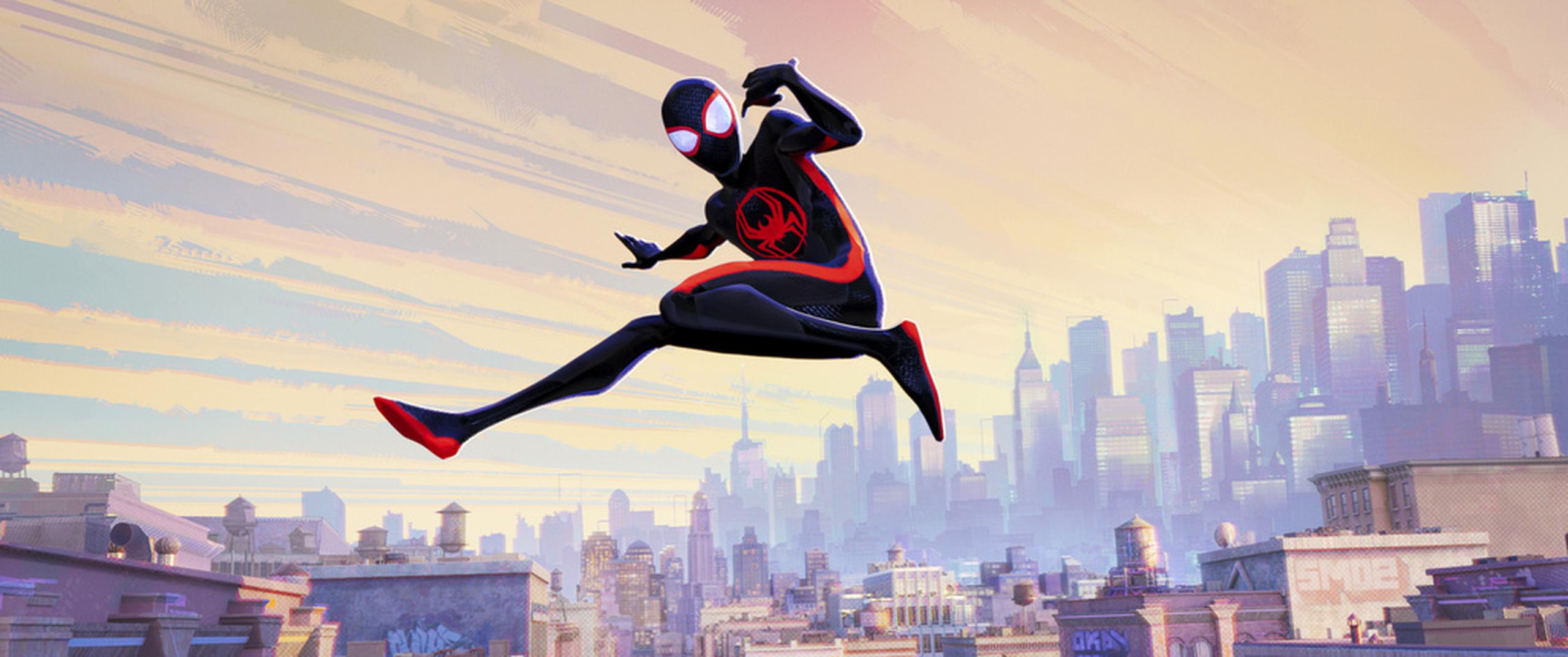 Esta imagen difundida por Sony Pictures Animation muestra a Miles Morales como Spider-Man, con la voz de Shameik Moore en una escena de "Spider-Man: Across the Spider-Verse".
