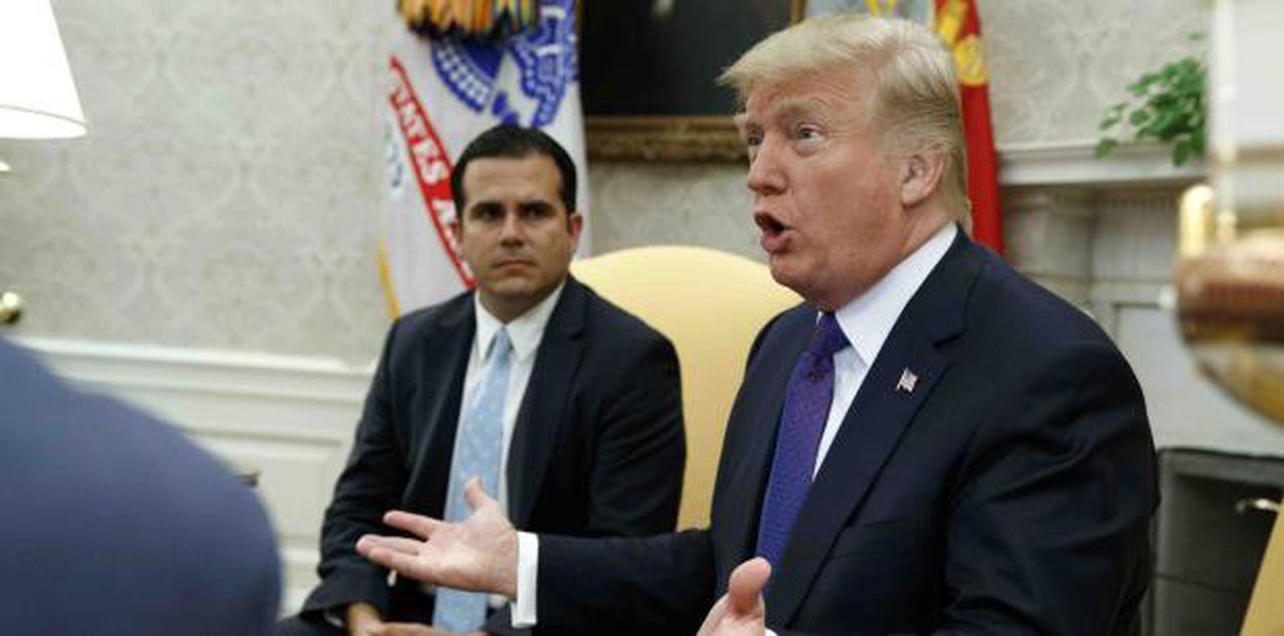 El gobernador Ricardo Rosselló durante una reunión que sostuvo con el presidente Donald Trump en la Casa Blanca. (Archivo / AP)
