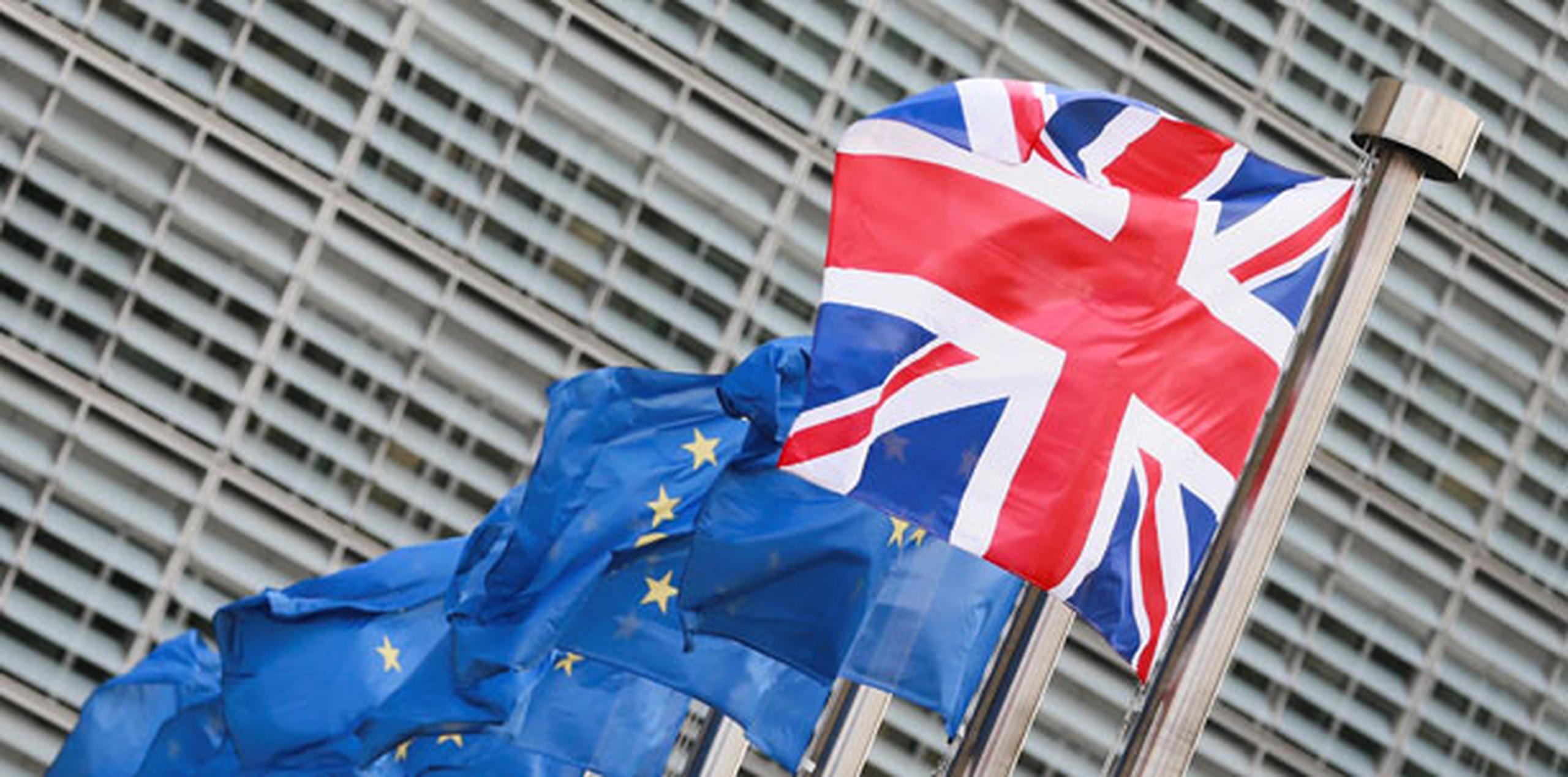 El gobierno de May ha dicho que Gran Bretaña va a salir de la unión aduanera y el mercado único cuando se vaya de la UE. (EFE)