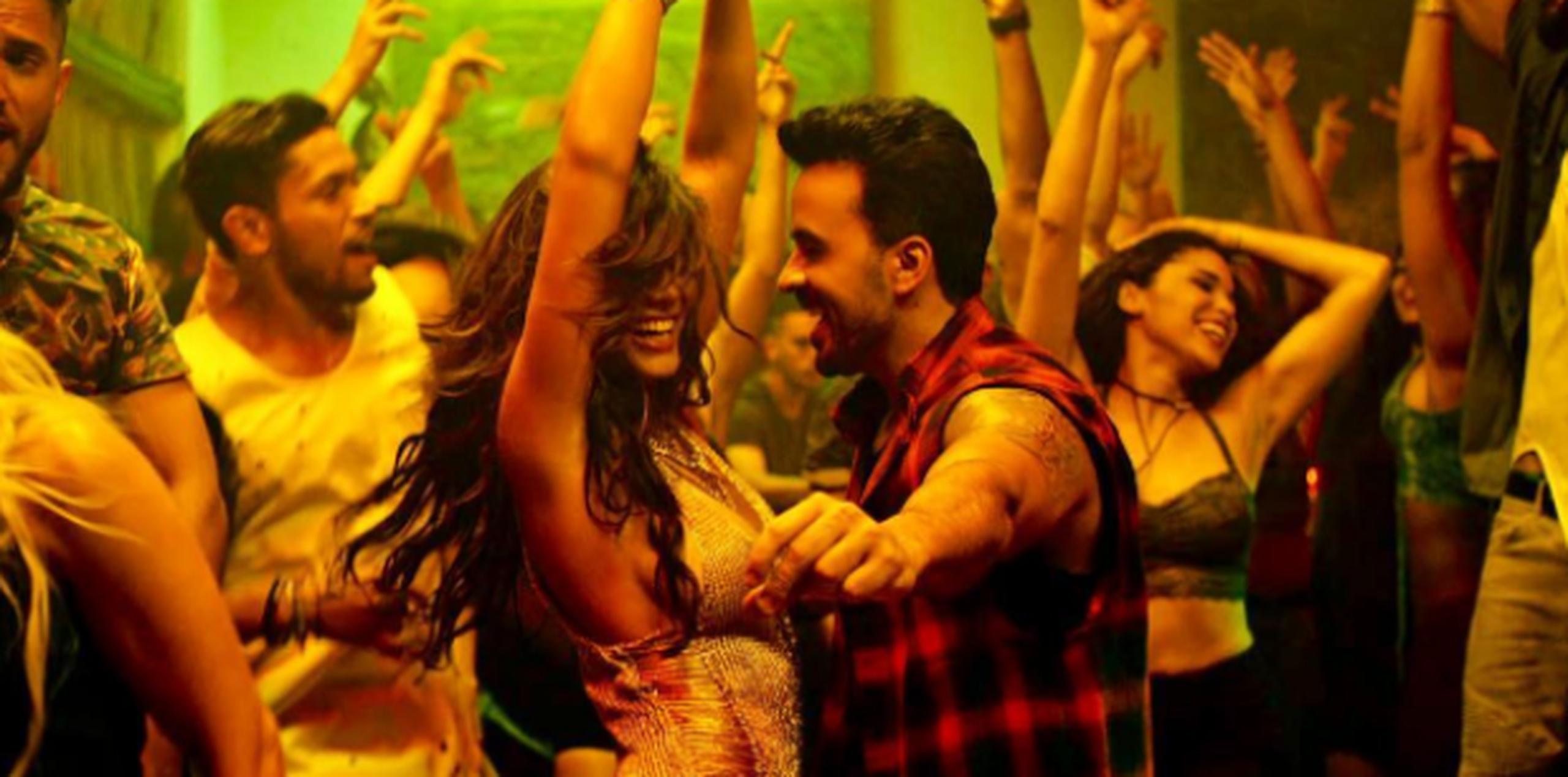 Zuleyka Rivera y Luis Fonsi en el vídeo musical de "Despacito".