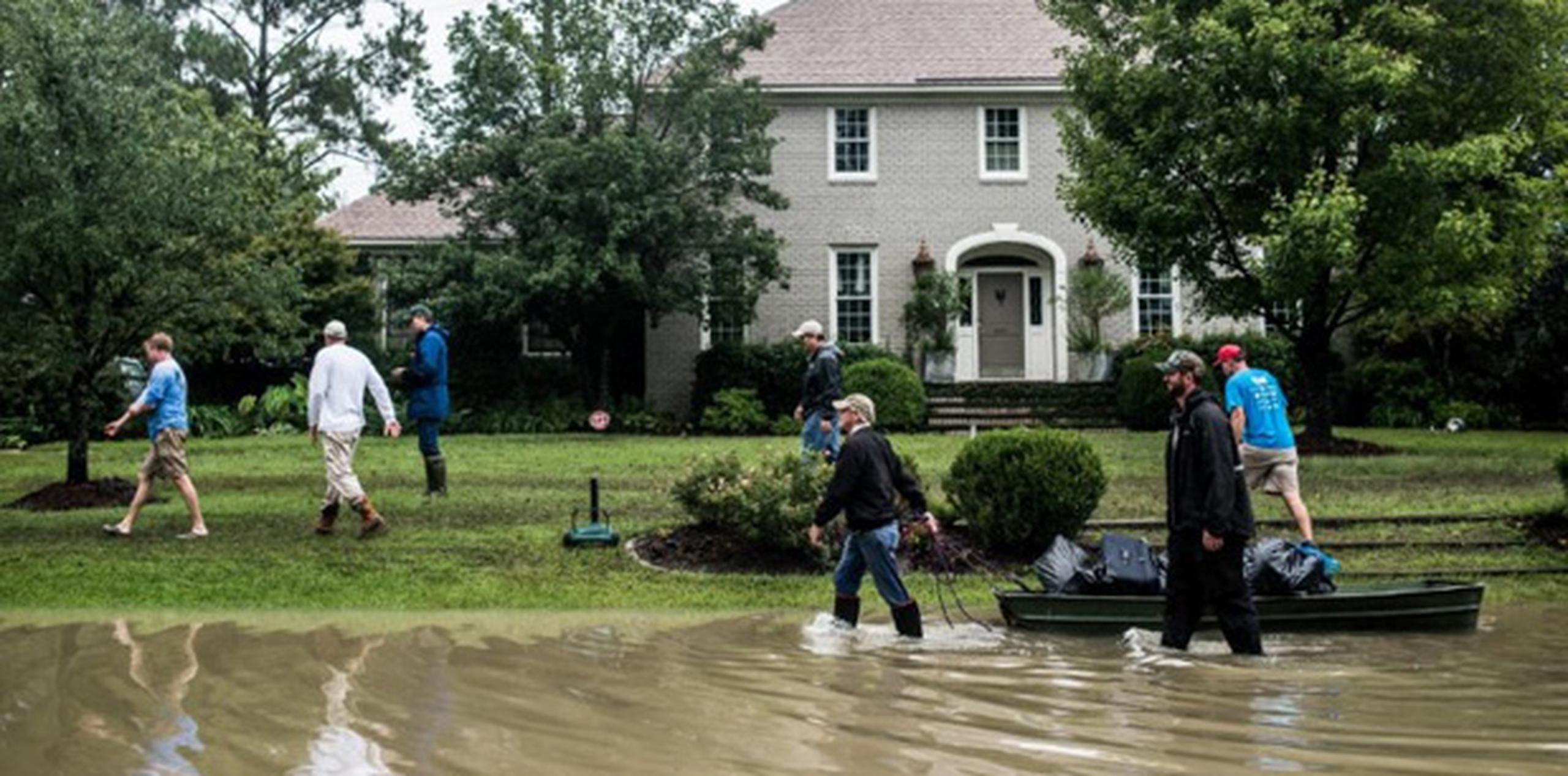 Al menos 10 personas murieron en South Carolina desde que comenzaron las tormentas la semana pasada. (AFP)