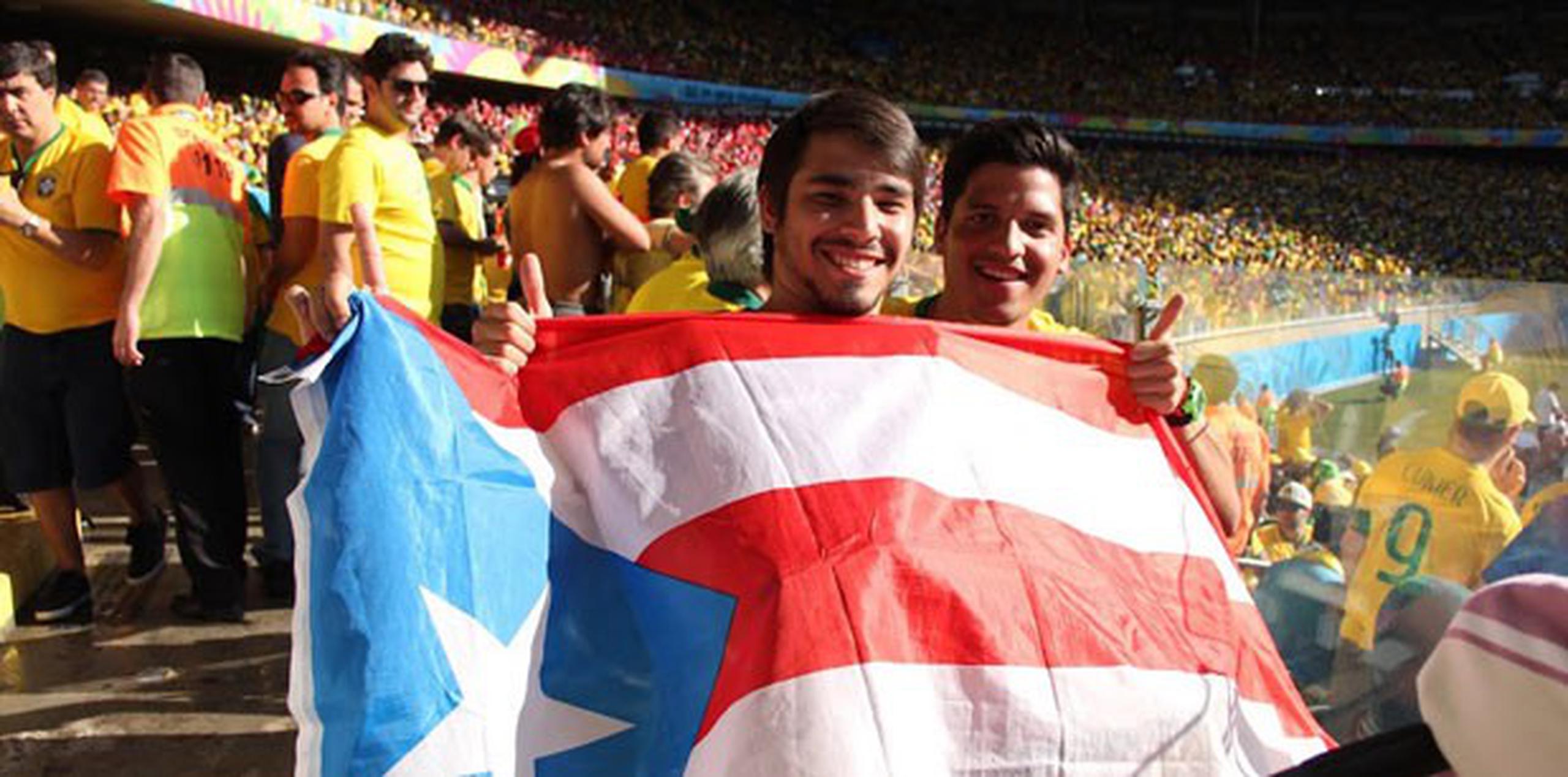 Ambos consiguieron entradas gracias a que Javier lleva en Belo Horizonte desde enero.(alex.figueroa@gfrmedia.com)