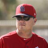 Los Cardenales extienden el contrato con su dirigente
