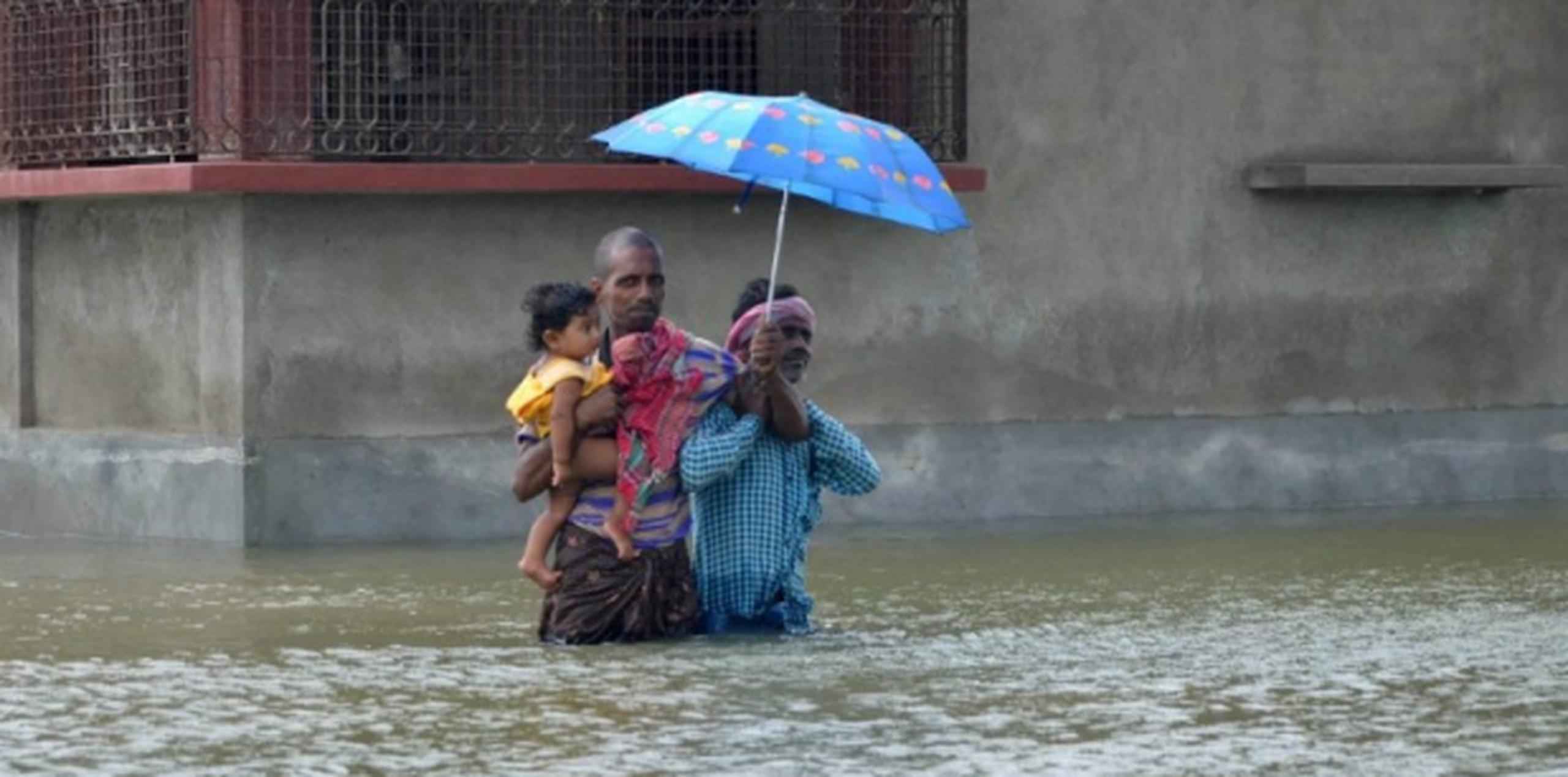 Más de 8 millones se han visto afectadas en los últimos días por las fuertes precipitaciones que azotan la mitad norte de India. (AFP)