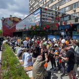 Cientos abarrotan antiguo establecimiento de McDonald’s en Moscú