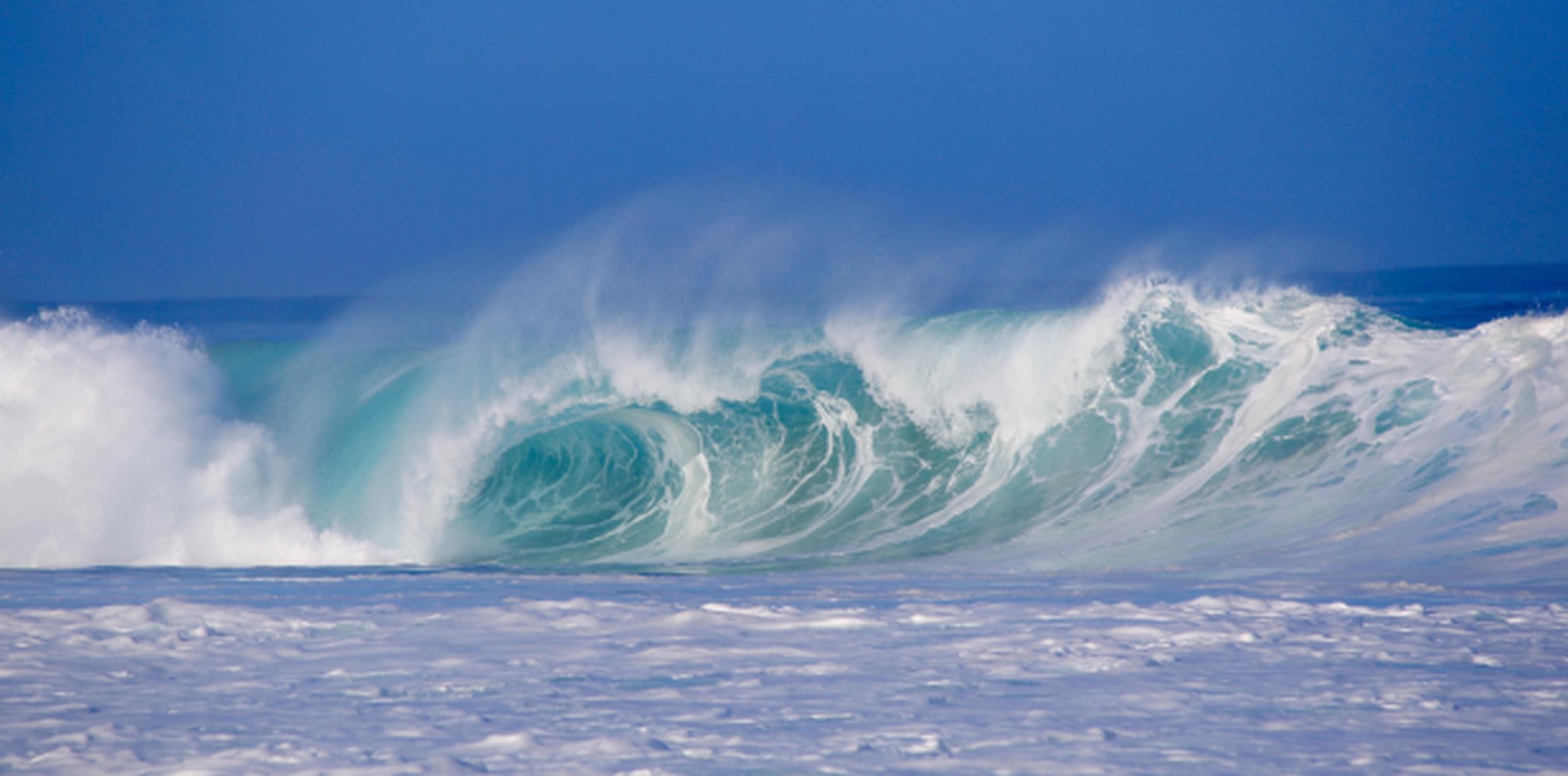 Se han registrado olas de 10 y 11 pies. (Shutterstock)