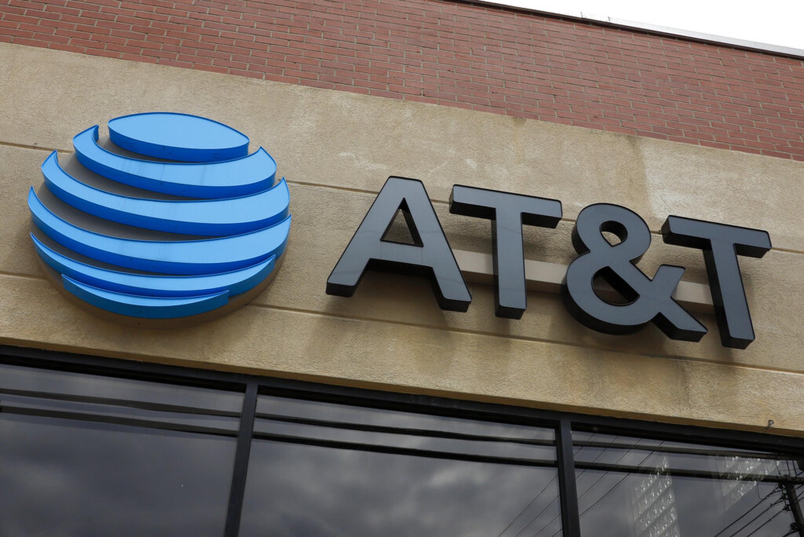 AT&T indicó que solamente darán servicio a clientes existentes.