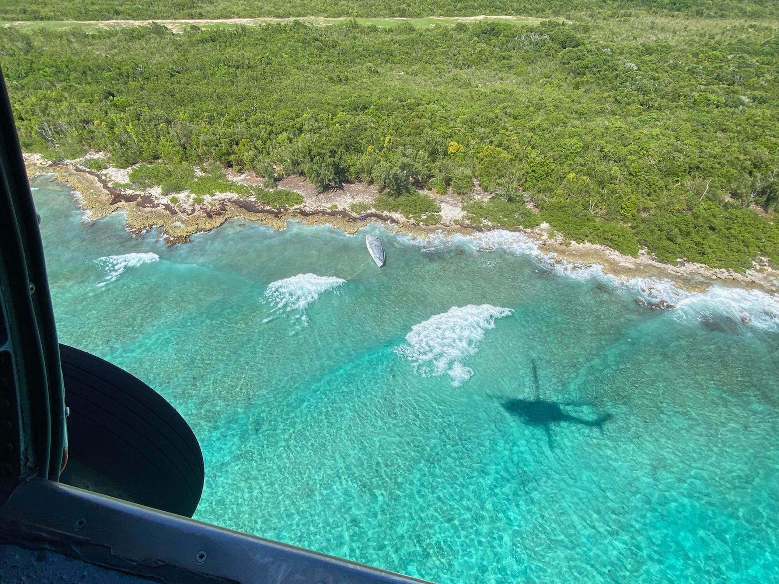 La tripulación de un avión polivalente de Aduanas y Protección de Fronteras Aéreas y Marinas detectó el miércoles una embarcación sospechosa cerca de isla de Mona y Playa Buyé en Cabo Rojo.