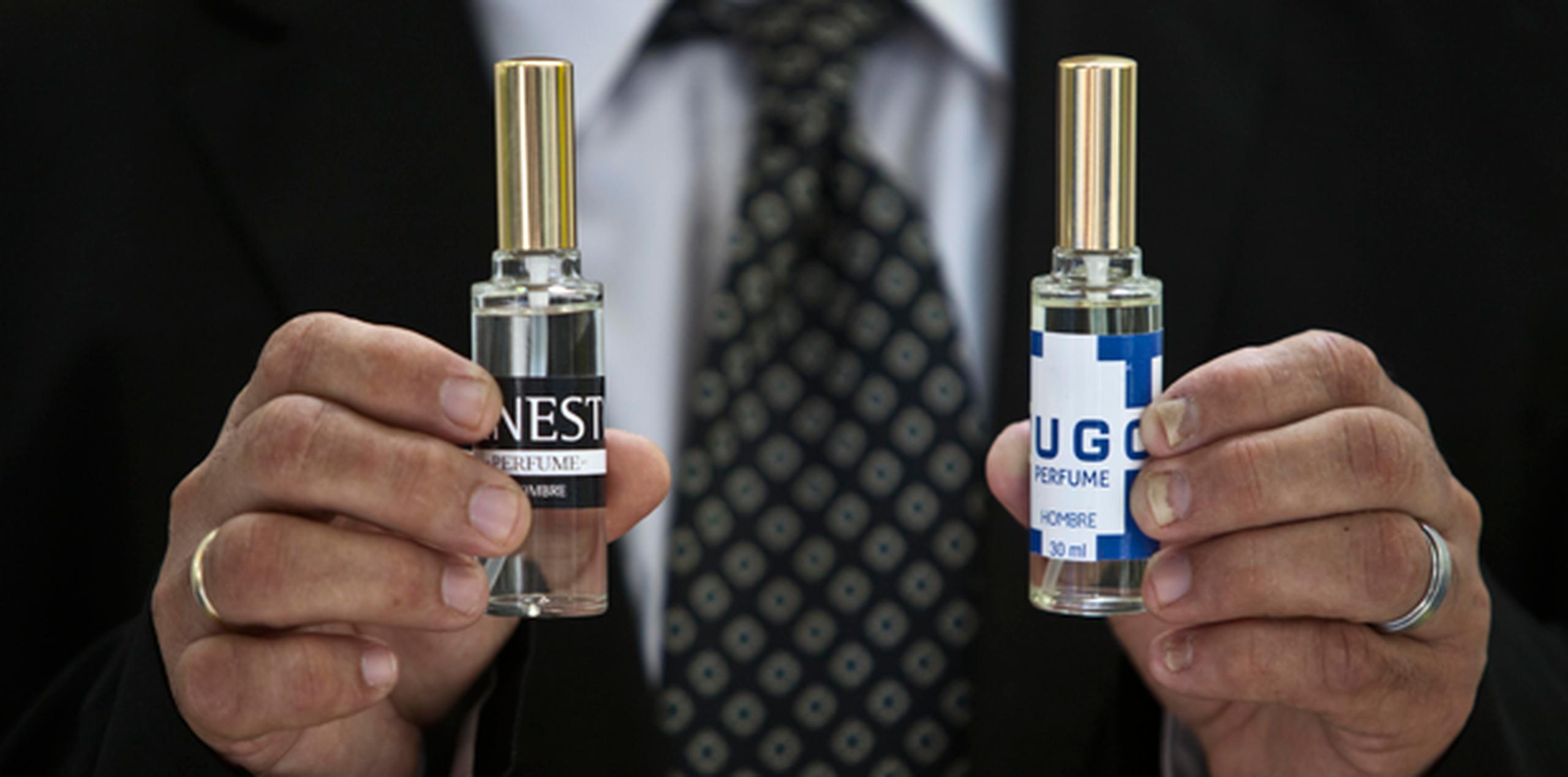 Por ahora "Hugo" y "Ernesto" serán presentados ante funcionarios de Labiofam, químicos y expertos internacionales en perfume, antes de finalmente colocarse en las estanterías de las tiendas. (AP)