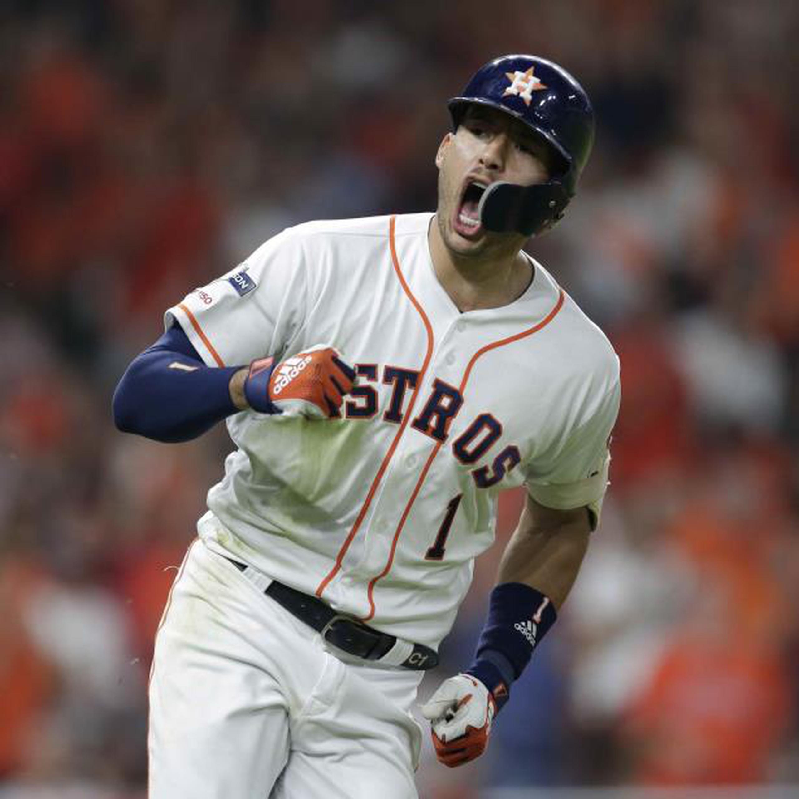 Carlos Correa y los Astros buscarán cerrar su serie ante Tampa Bay esta noche luego de ganar los primeros dos en Houston. (AP / Michael Wyke)