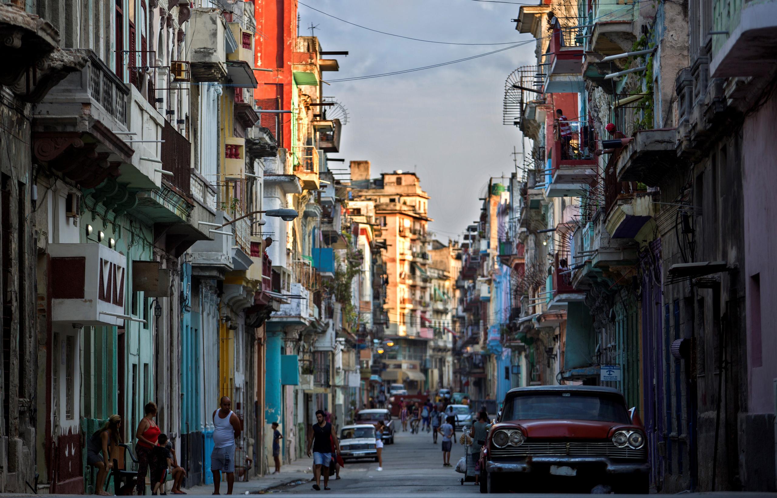 Vista de una de las calles de Centro Habana, en La Habana