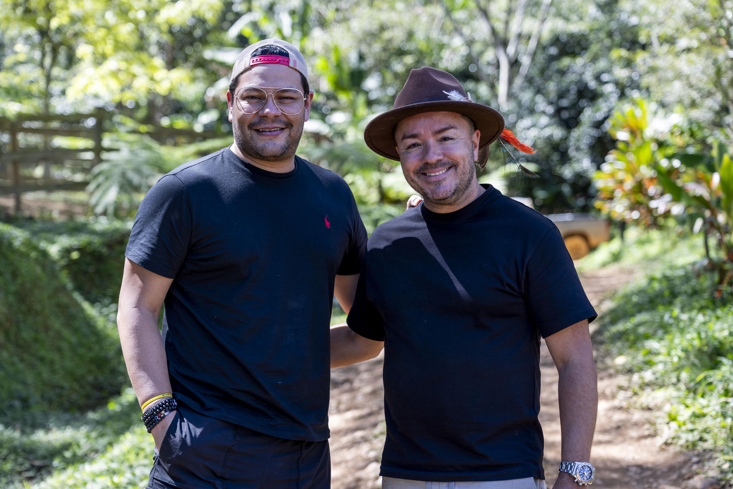 En las montañas de Indiera Baja, Brandon Iván Peña y Sam Sepúlveda fundaron esta empresa que produce y vende su café (787 Coffee) en su propia red de "coffee shops" distribuidos en Estados Unidos y Puerto Rico.