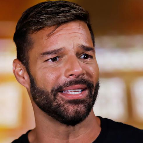 Diligencian orden de protección contra Ricky Martin