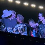 Backstreet Boys rinde tributo a Aaron Carter durante concierto en Londres y Nick rompe en llanto