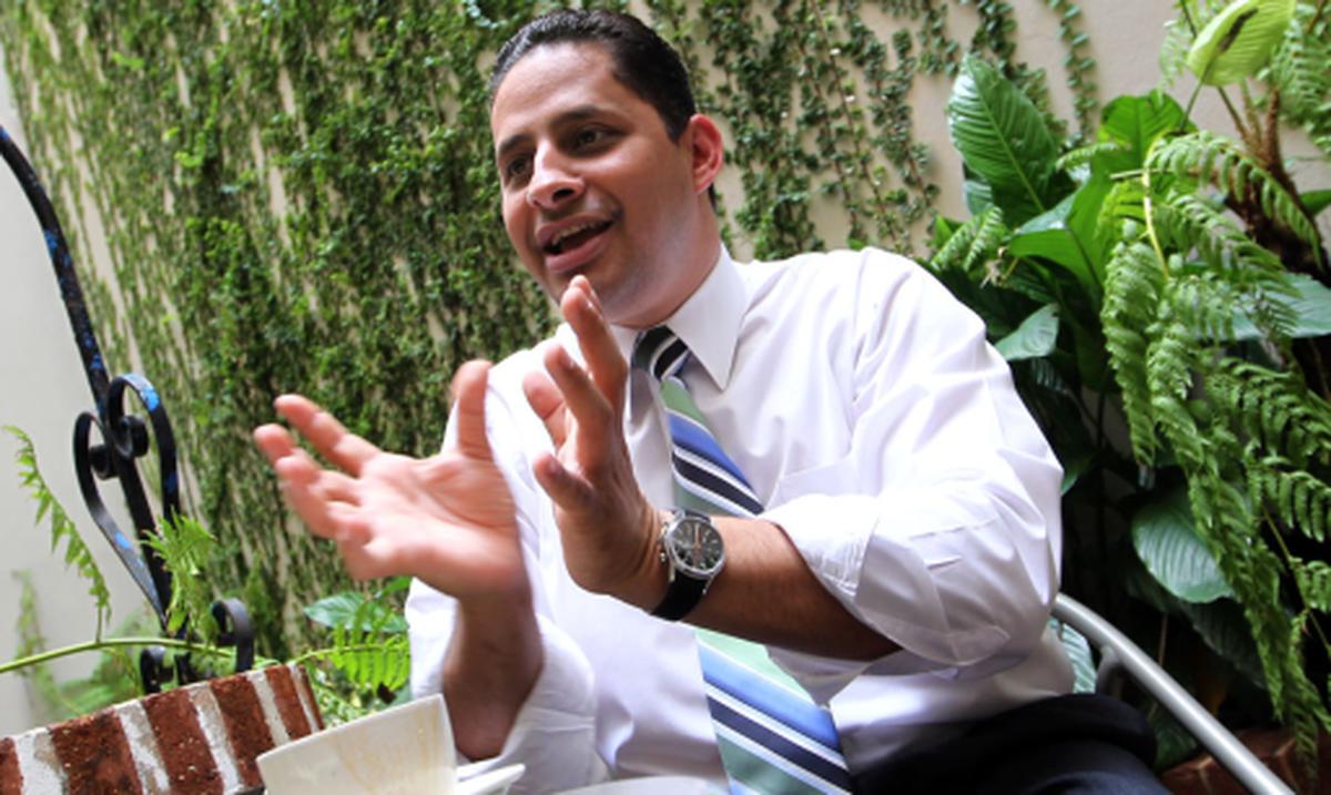 Alcalde de Arecibo reduce su salario Primera Hora