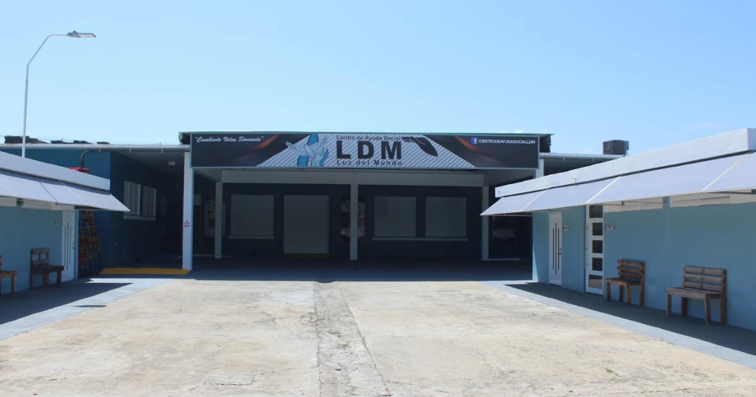 El Centro Luz del Mundo está localizado en lo que era la escuela abandonada Dr. José D. Ramos Lebrón en Fajardo.