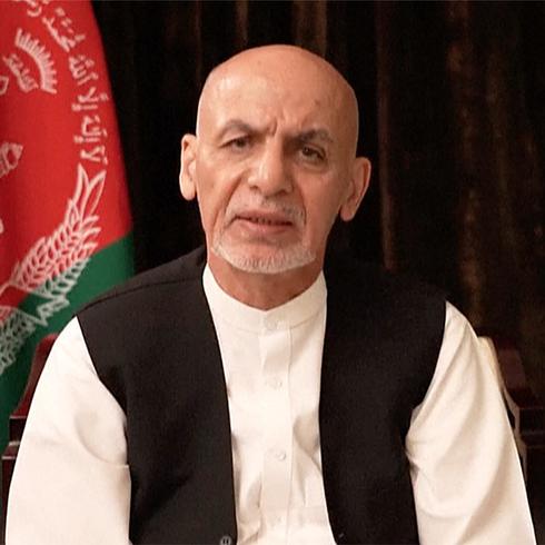 Resurge el expresidente de Afganistán: evita "baño de sangre"