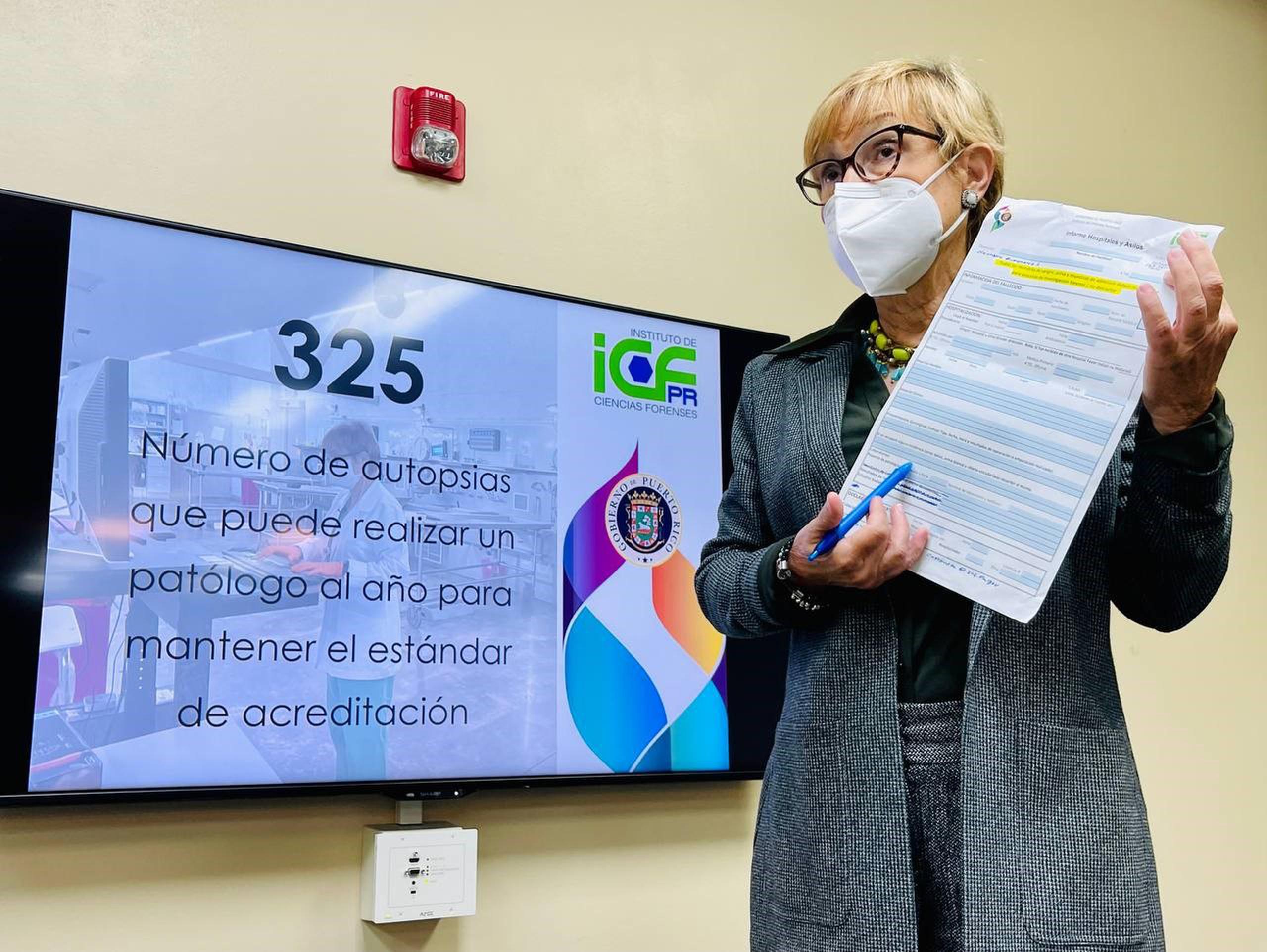 La directora del ICF aseguró que los patólogos se exceden en la cantidad de autopsias permitidas, lo que también afecta la acreditación.