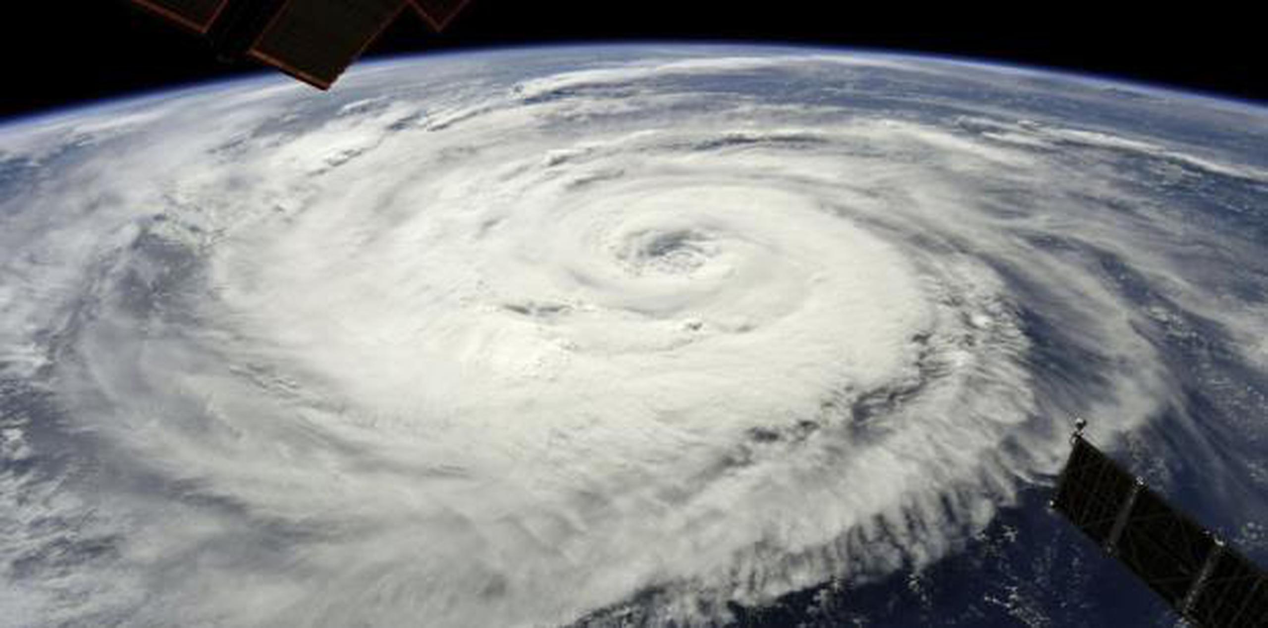 Imagen del tifón Soulik tomada por el astronauta estadounidense Ricky Arnold desde la Estación Espacial Internacional. (Twitter / @astro_ricky)