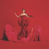 Selena Gómez resalta su orgullo latino en el álbum “Revelación”