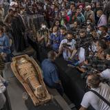 Presentan al público las momias de Saqqara