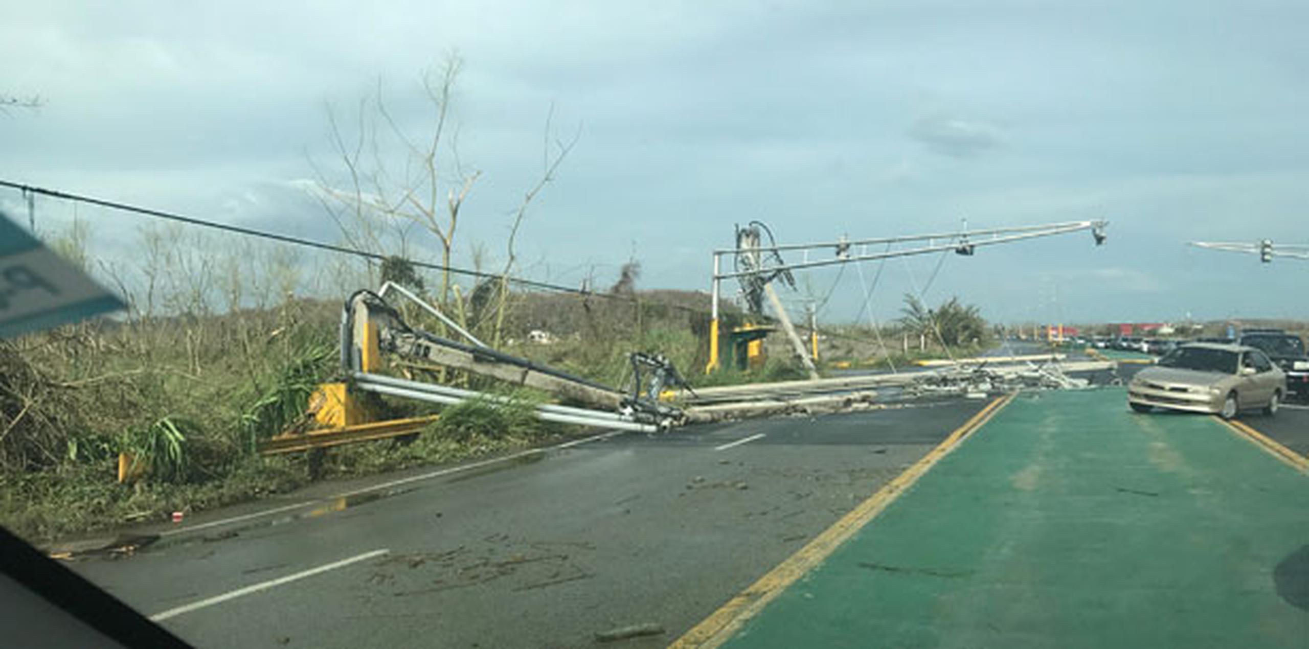 El paso del huracán María por la isla ha ocasionado la muerte a 43 personas. (EFE)