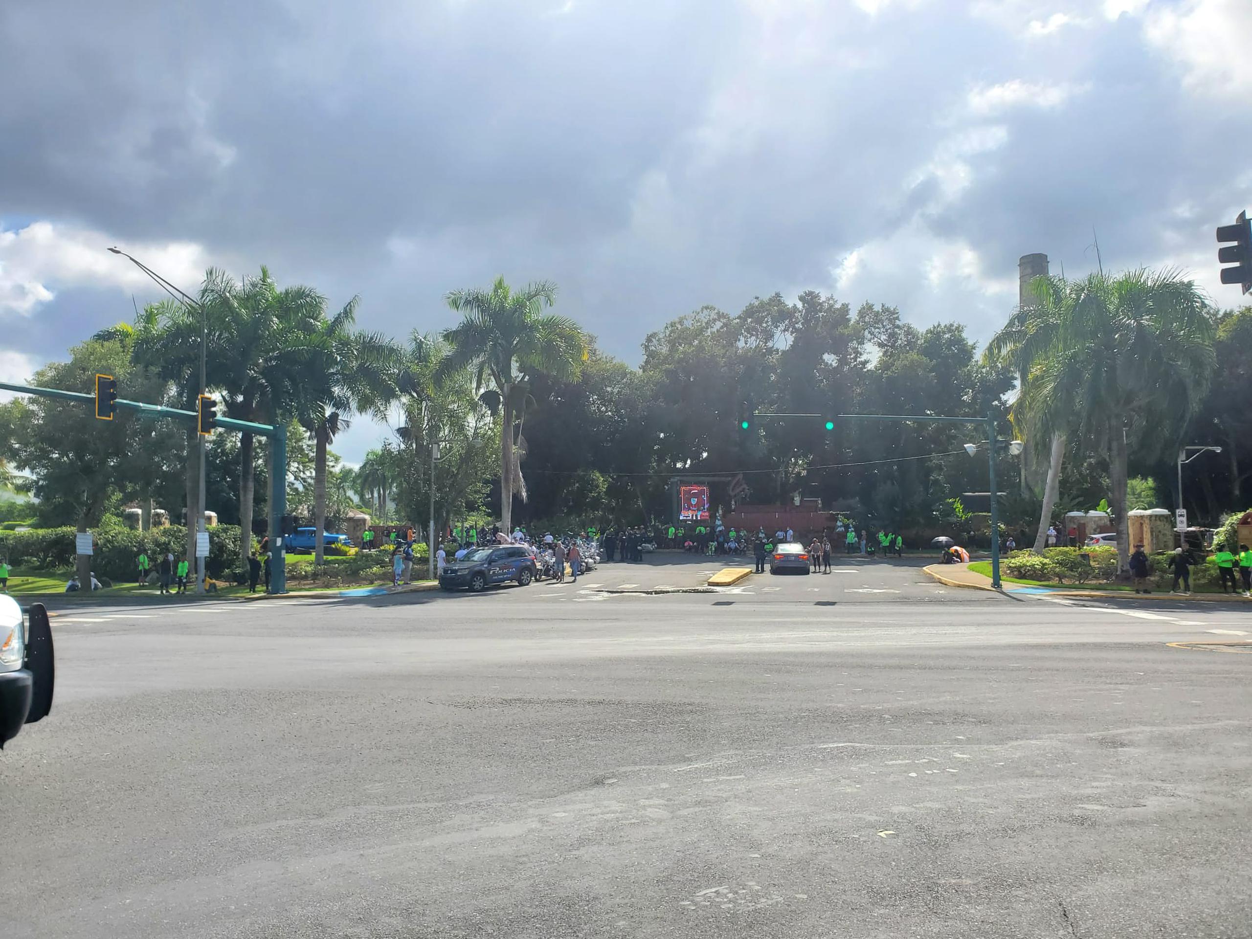 Este lunes 13 de diciembre Raymond Arrieta inicia la edición 13 de la caminata Da Vida desde el jardín Botánico de Caguas hasta el Paseo de las Artes. Voluntarios y el público que lo acompañará se reúne en el Jardín Botánico.