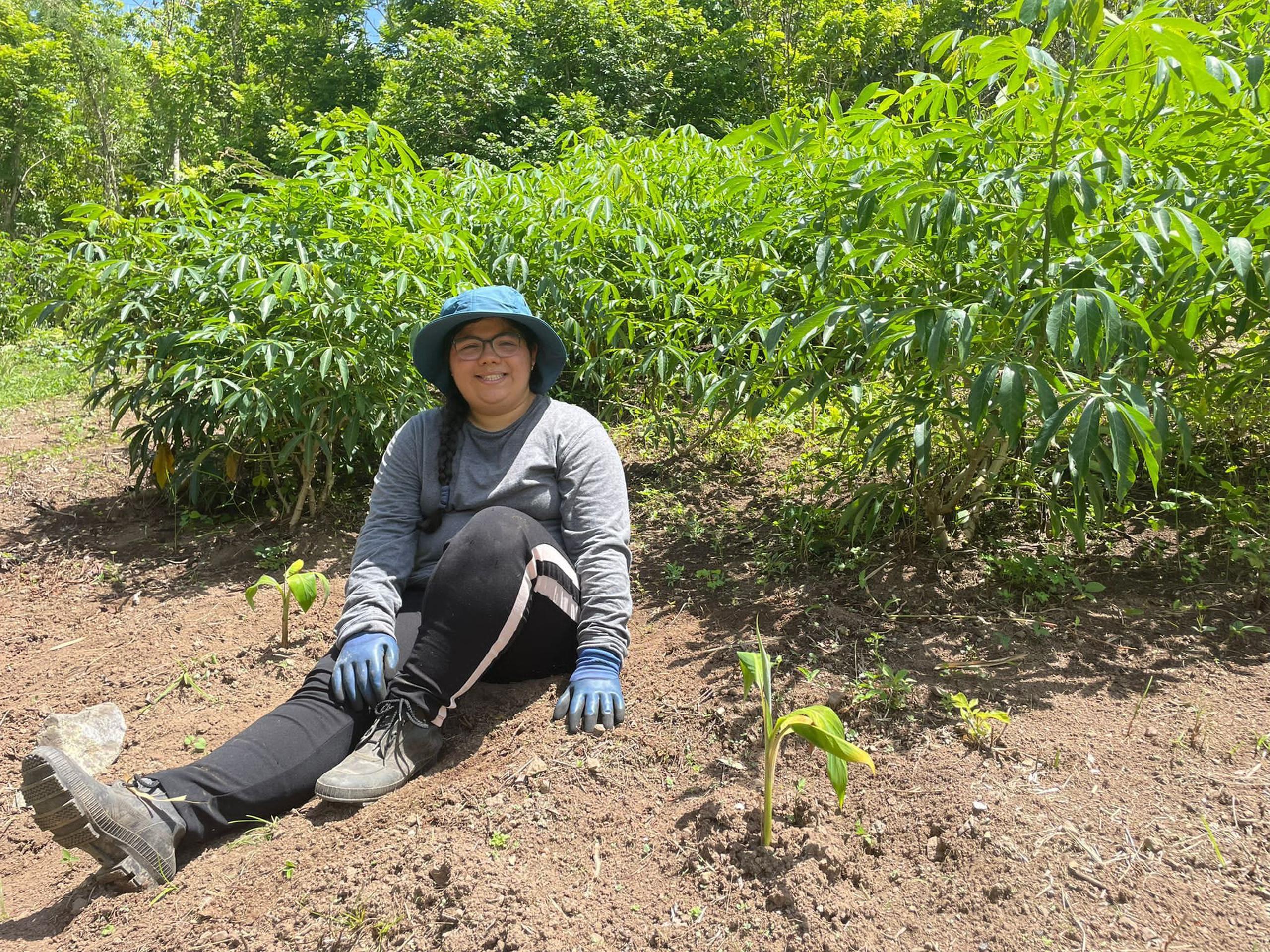 La joven natural de Cidra persigue su sueño de obtener un grado en Agricultura Sustentable.