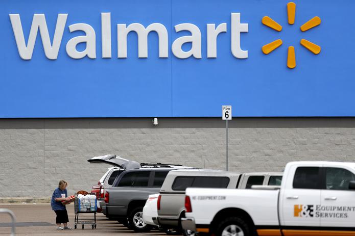 Las ventas online de Walmart han estado aumentando precipitadamente, especialmente durante la pandemia cuando mucha gente ha estado haciendo mercado por Internet y recogiendo los productos en la tienda.