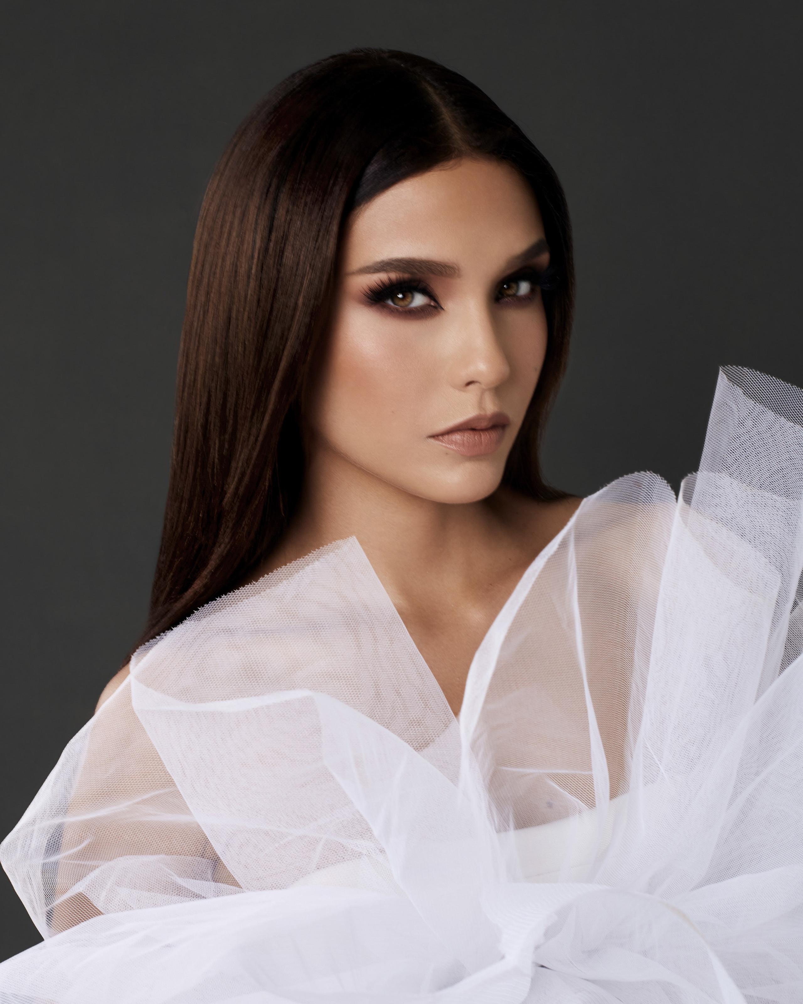 Miss Perú   
Janick Maceta Del Castillo
27 años de edad