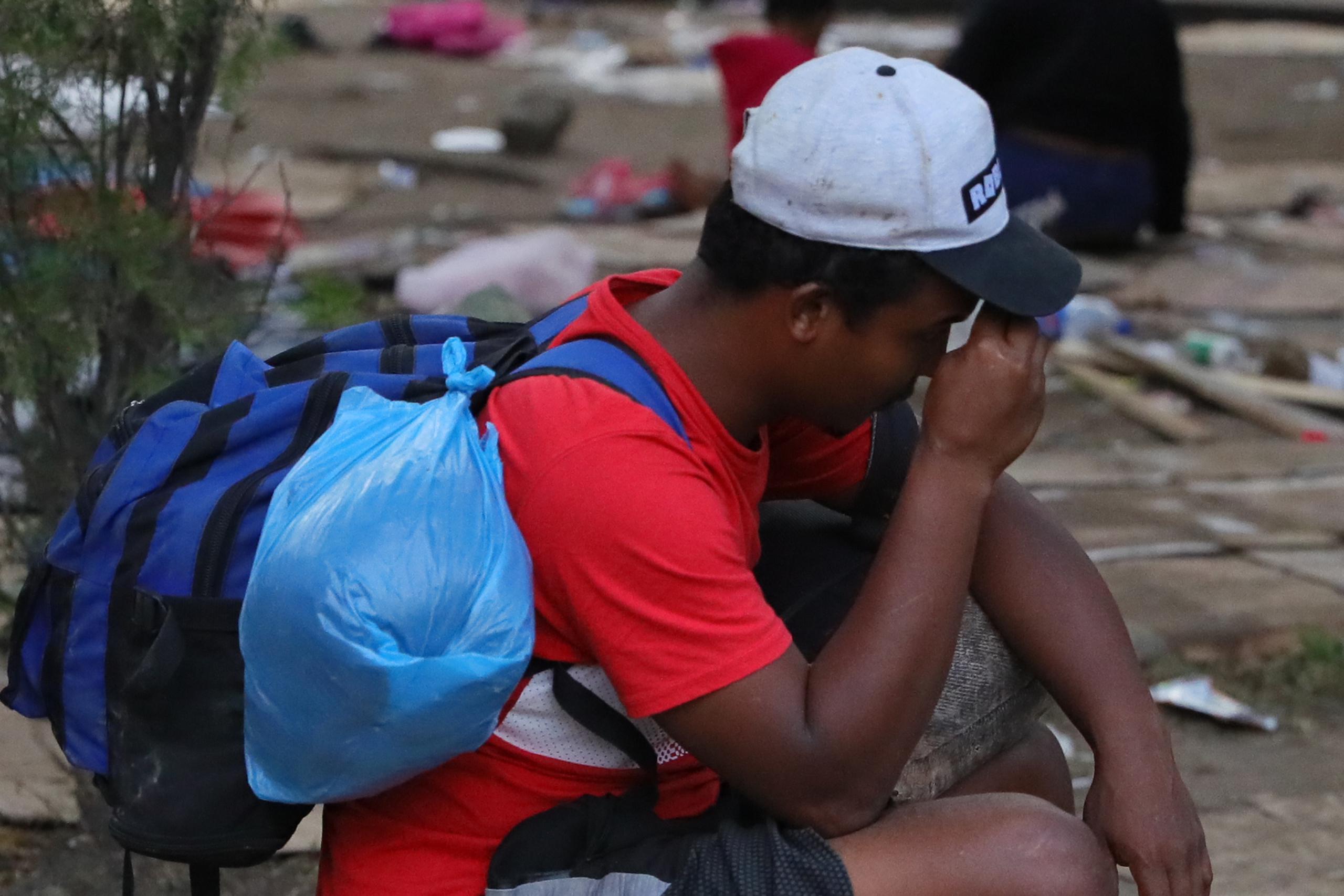 Migrantes venezolanos descansan en la ciudad de Danlí (Honduras). Imagen de archivo. EFE/Gustavo Amador
