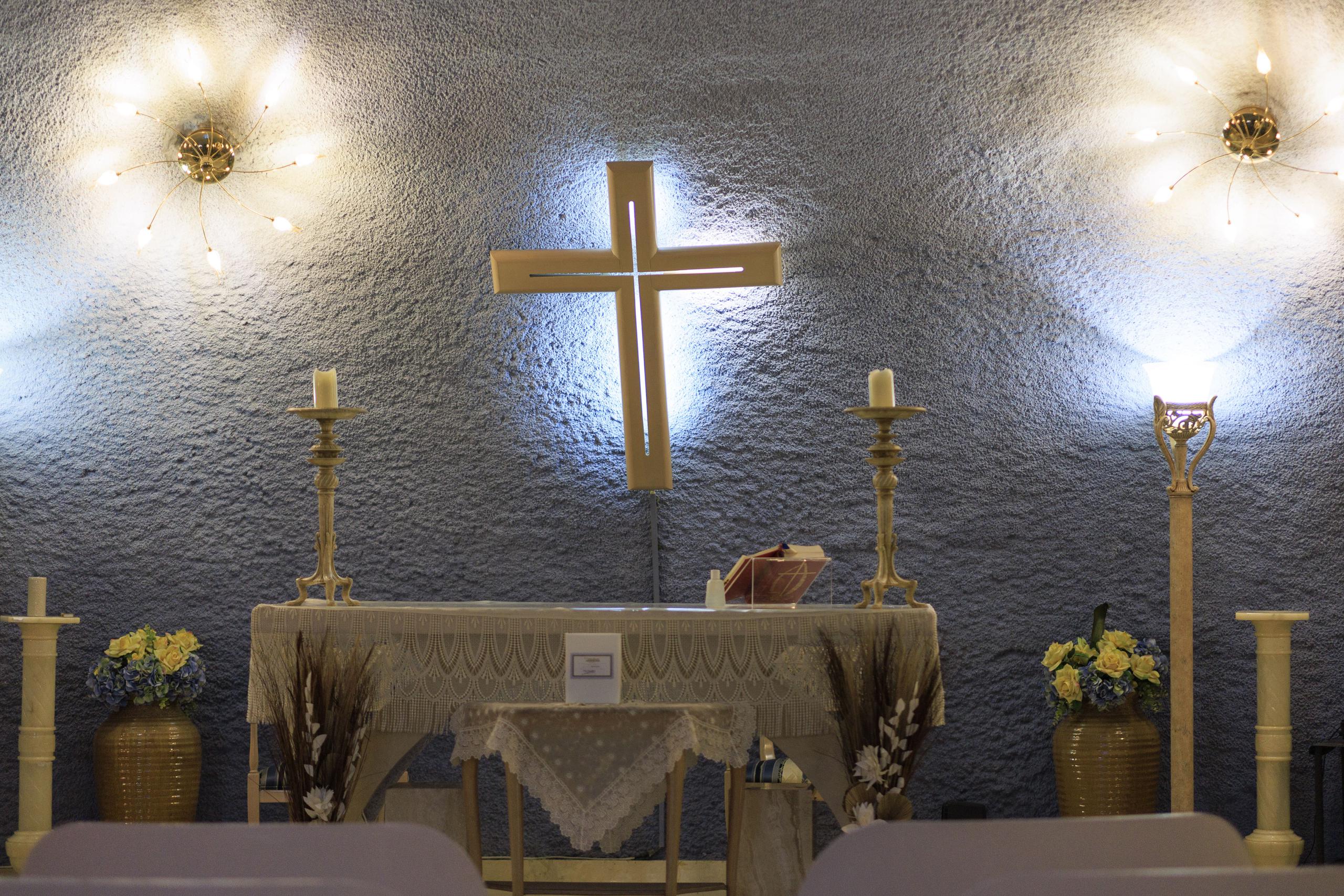 En la iglesia católica, por ejemplo, el Vaticano aceptó la cremación desde el 1983 en su Código de Derecho Canónico.