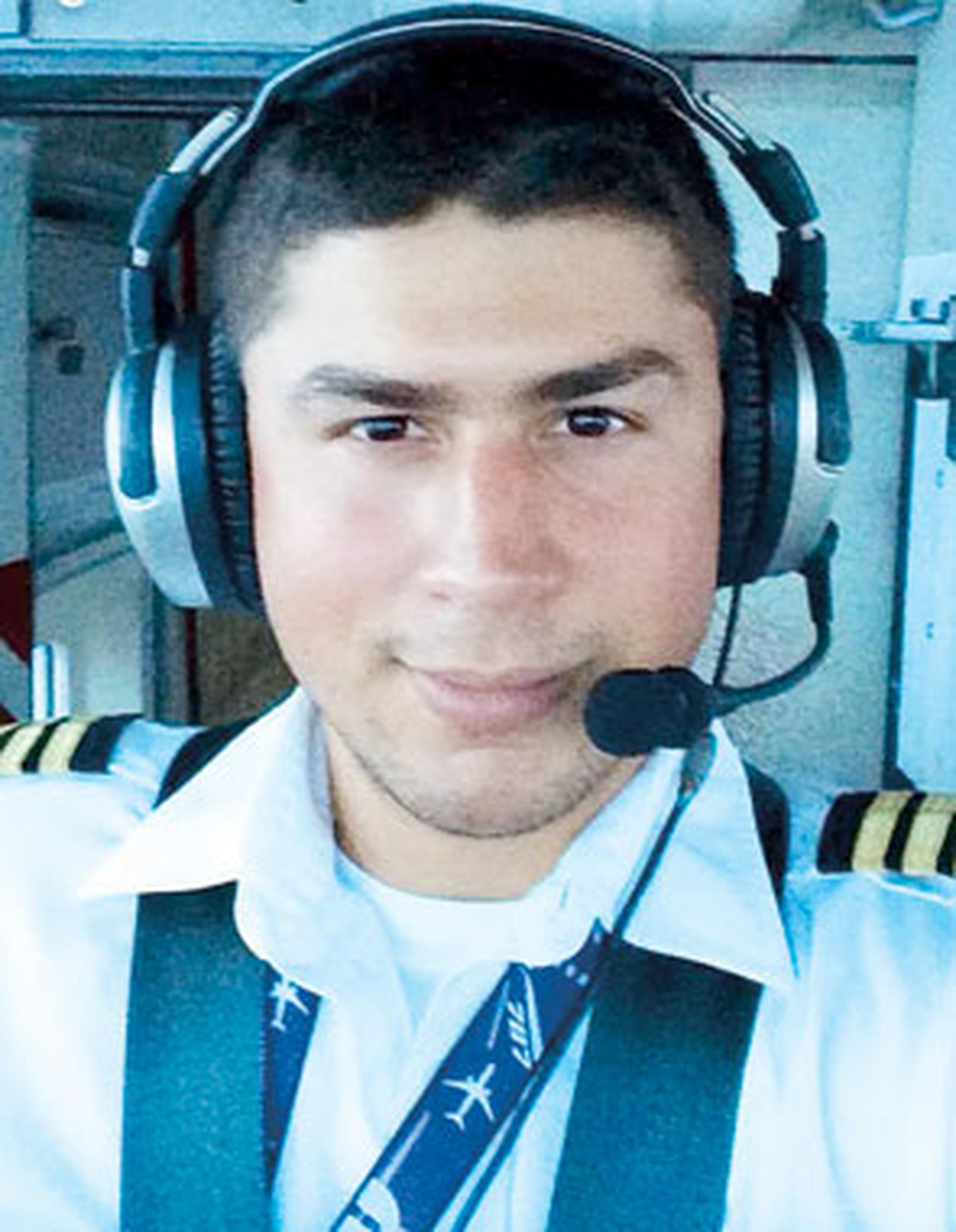 Rigoberto López permanece desaparecido desde la semana pasada tras estrellarse la avioneta en la que viajaba. (Archivo)