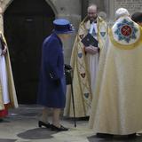 Isabel II no asistirá a acto oficial por lesión de espalda