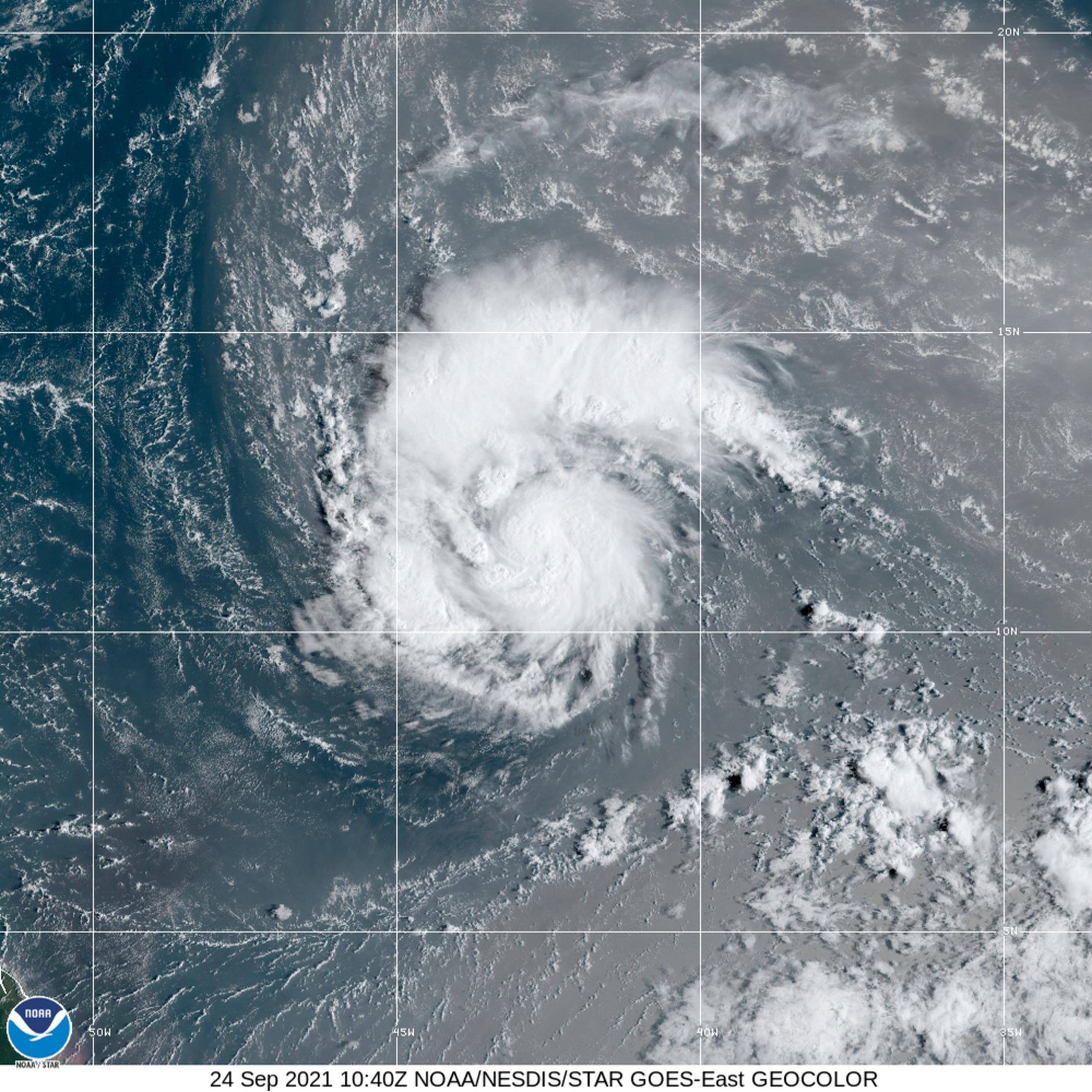 Imagen de satélite del huracán Sam durante la mañana del 24 de septiembre de 2021.