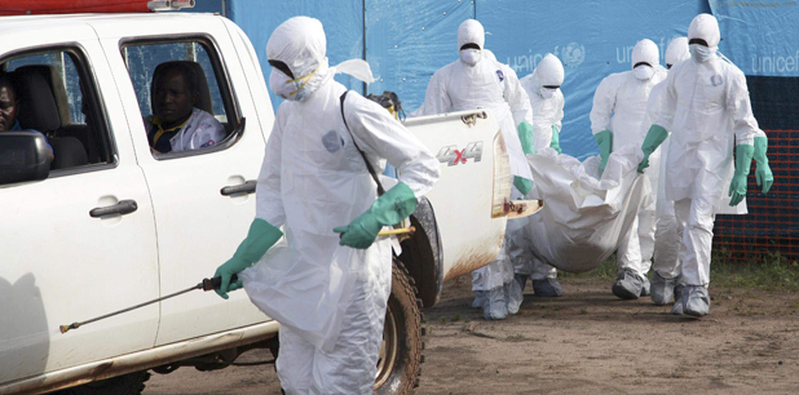 La comunidad internacional ya empieza a contemplar la extensión del ébola como un peligro real. (EFE)