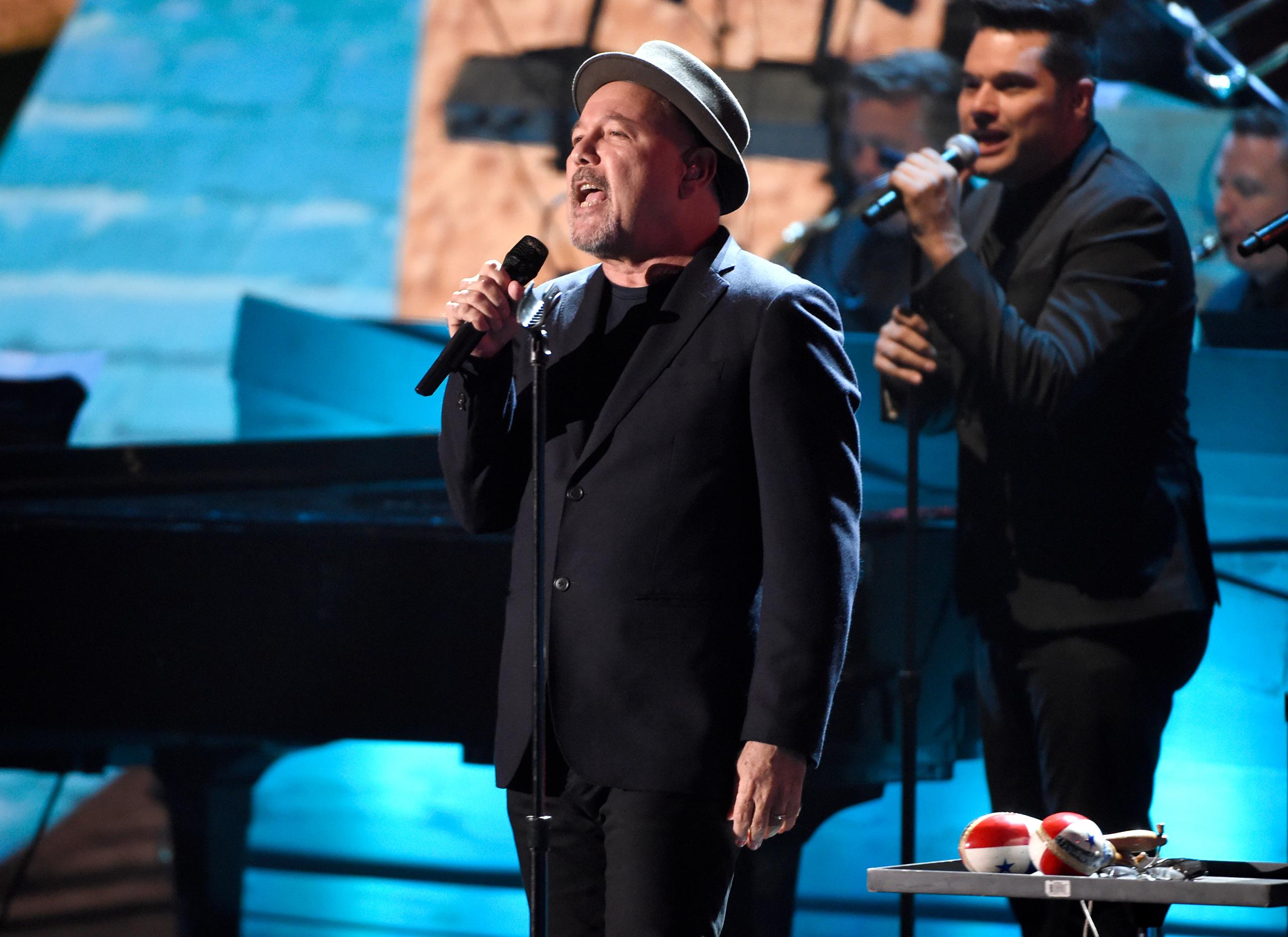 Rubén Blades aprovechó su tema improvisado para promover su álbum Salswing!, que fue reconocido como la producción del año por los Latin Grammy.