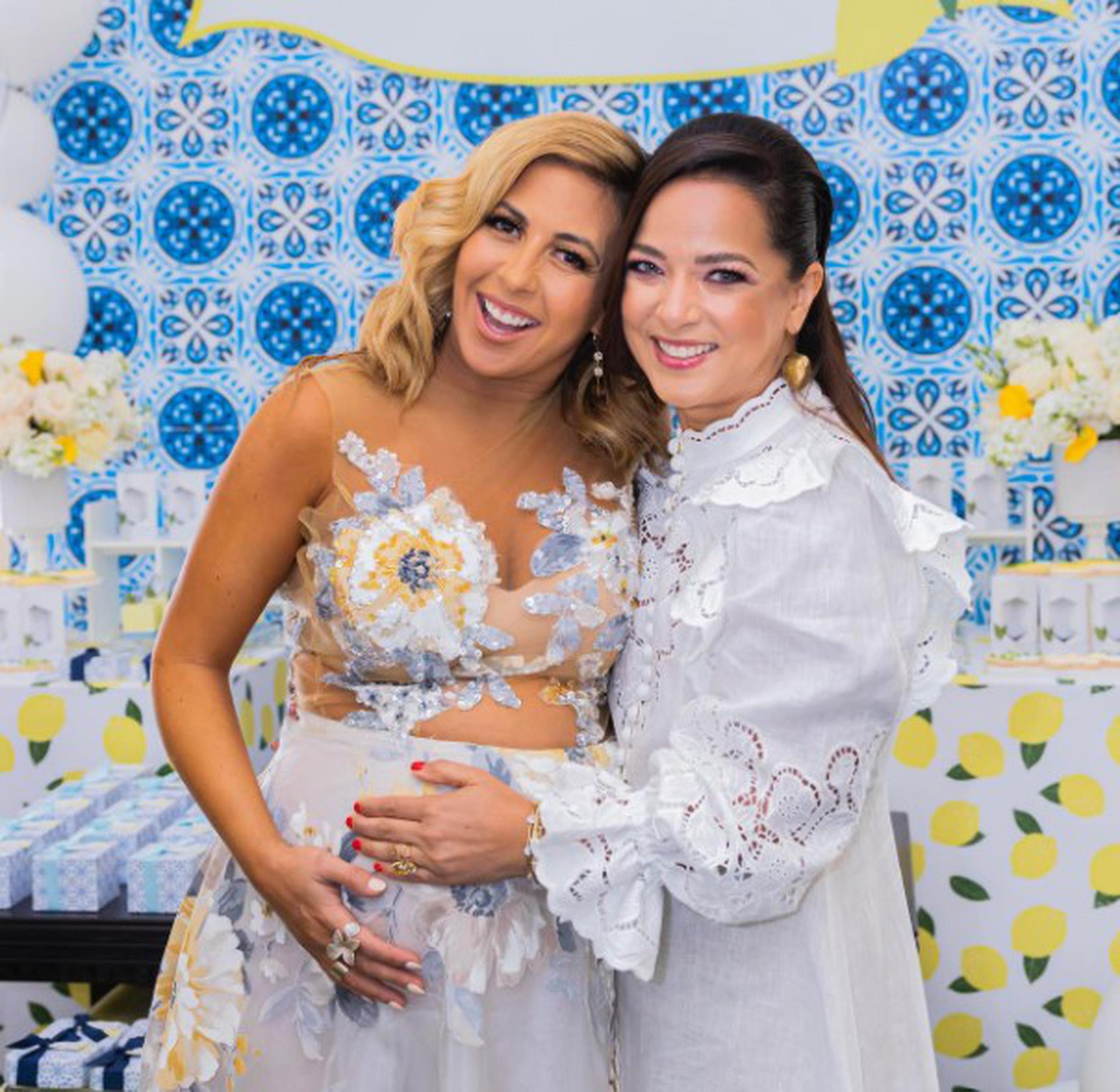 Entre los invitados al baby shower estuvo la boricua Adamari López.