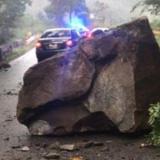 Ordenan cierre inmediato de carretera de Aibonito a Coamo por caída de rocas