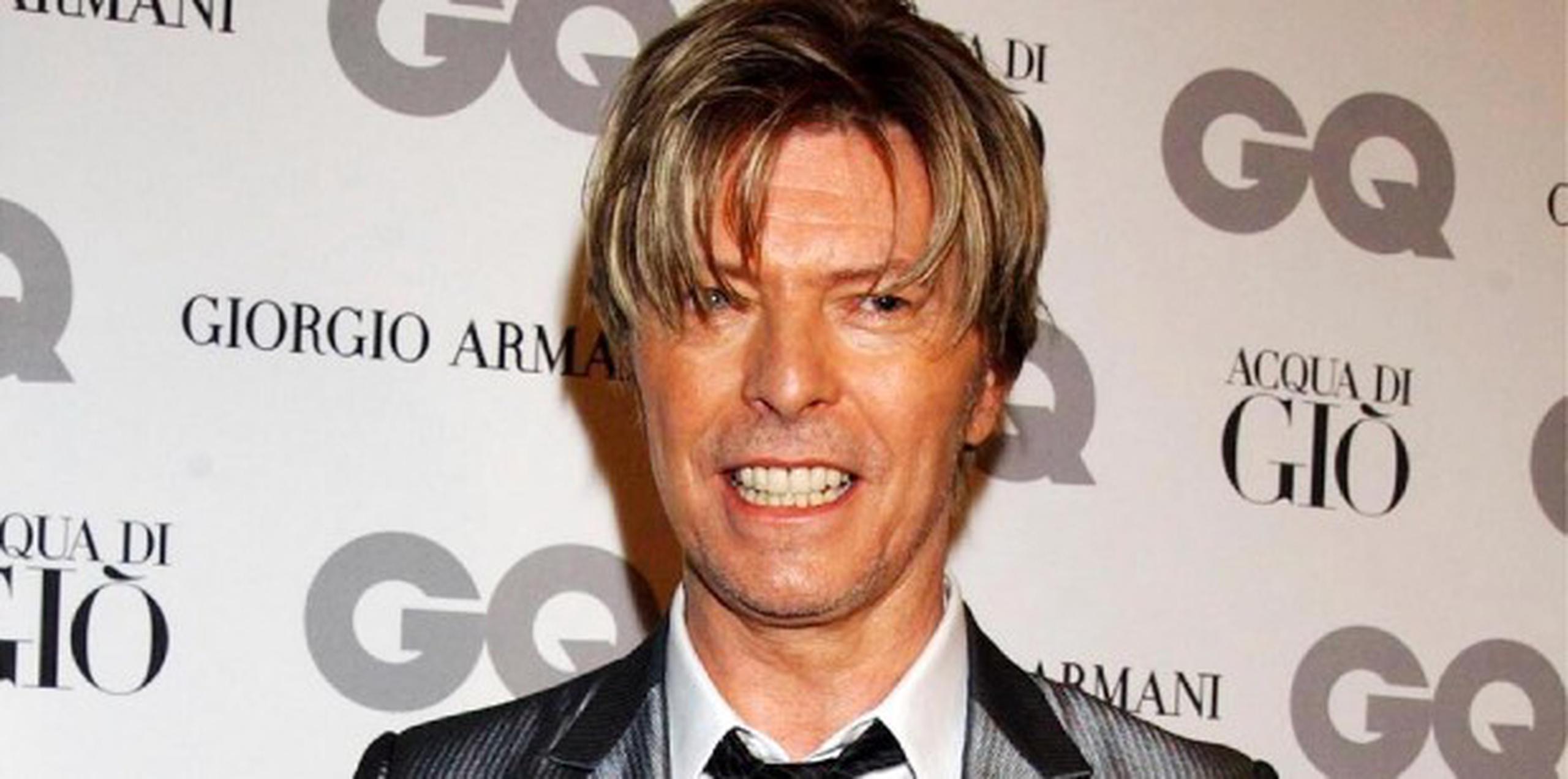 El videoclip finaliza con varios de los principales personajes reunidos en torno a David Bowie. (Archivo)